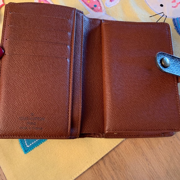 Louis Vuitton Monogram Kisslock Wallet - Picture 6 of 8